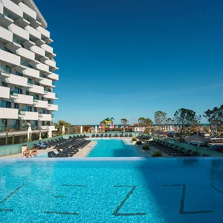 Royale Sundance 225 Infinity Pool & Mamaia Nord شقة Năvodari
